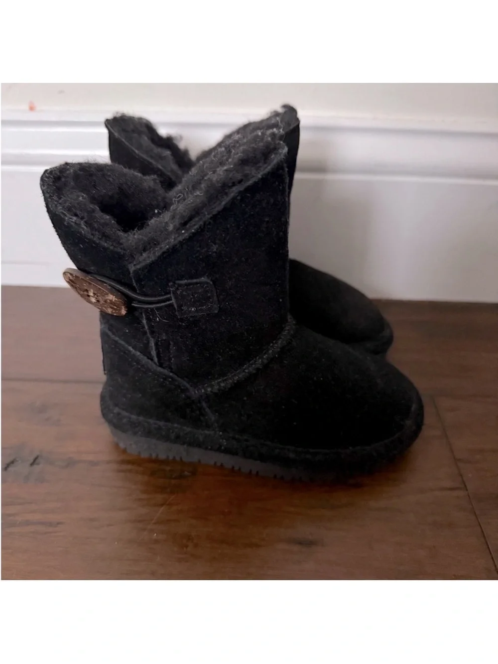 New BEARPAW Suede Shearling Lined Kids Boots